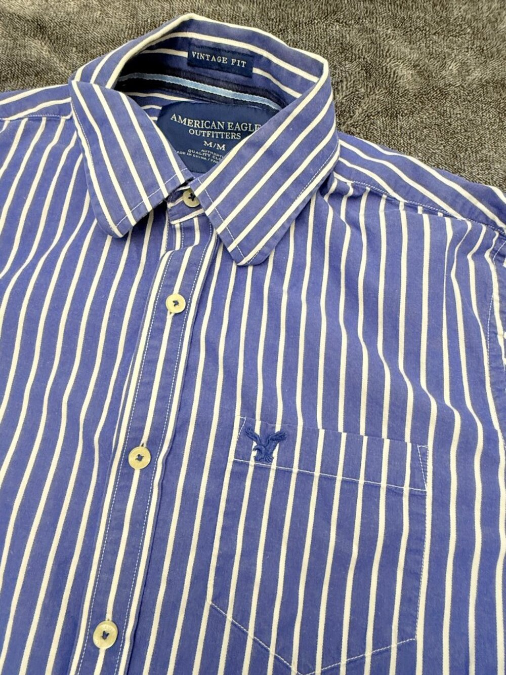 AE Mens Striped Button Down Shirt Medium Blue White Vintage Fit Coastal Y2K 3632